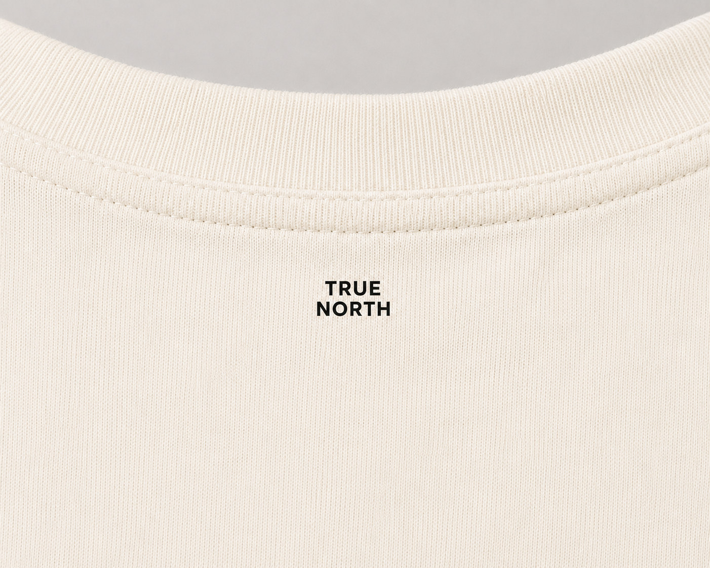 Camiseta Build Something Meaningful.