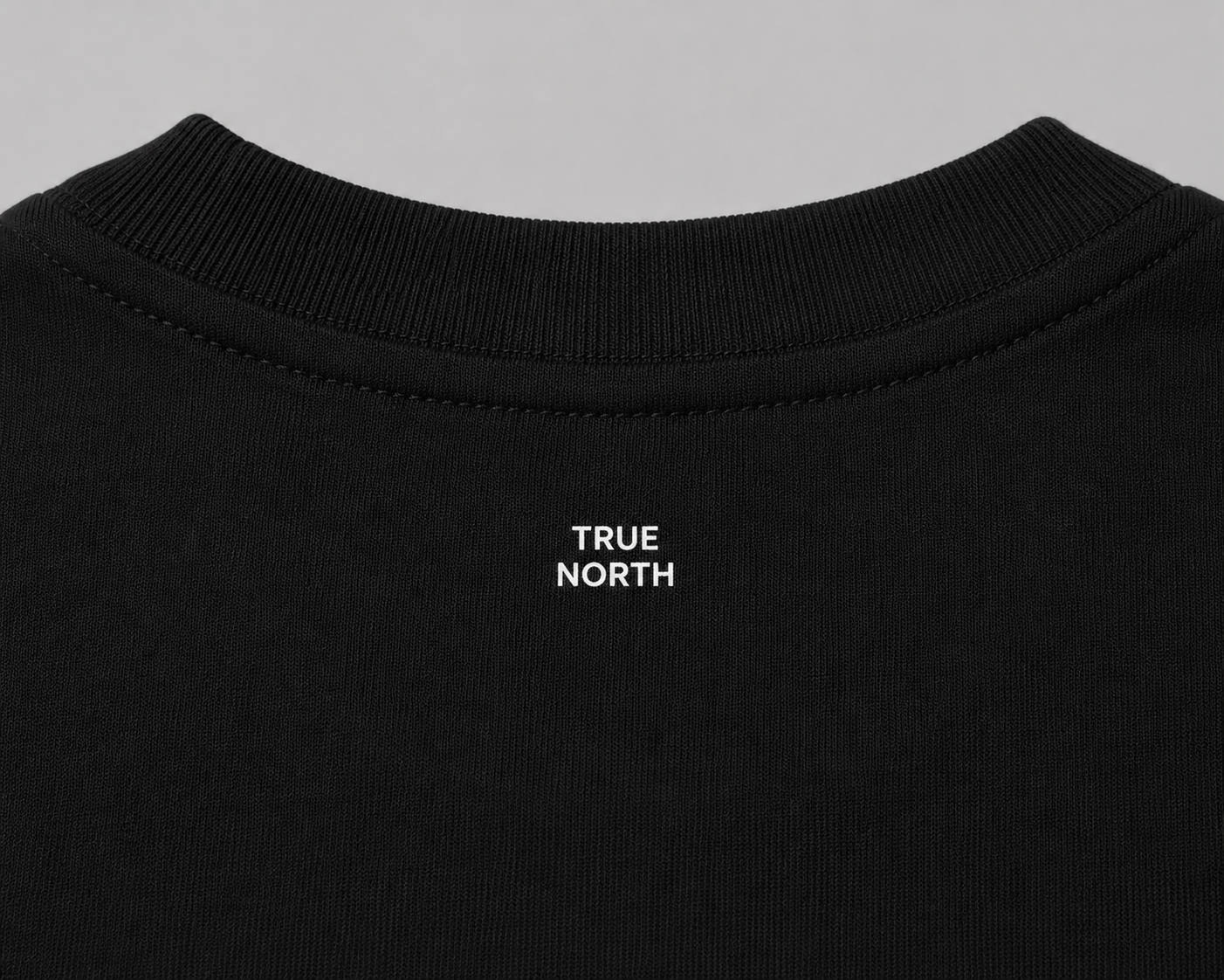 Camiseta Build Something Meaningful.